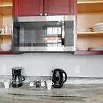 Prestigious 1Br W Rooftop Pool
