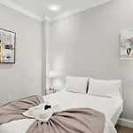 Prestigious 1Br W Rooftop Pool