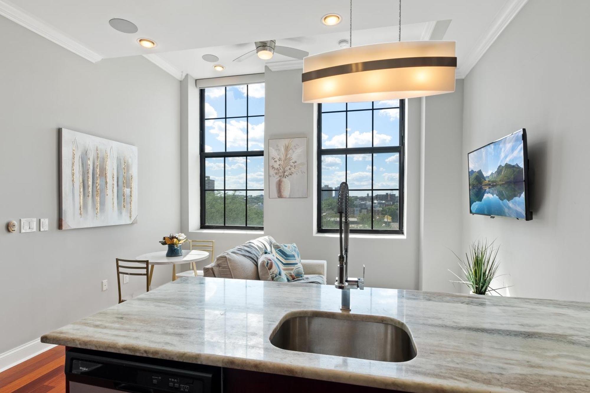 Apartment Prestigious 1br W Rooftop Pool