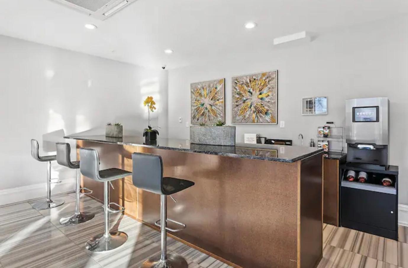 Apartment Prestigious 1br W Rooftop Pool