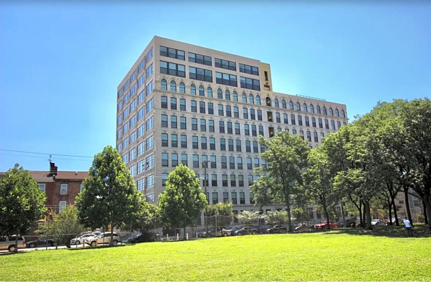 Prestigious 1br W Rooftop Pool Apartment