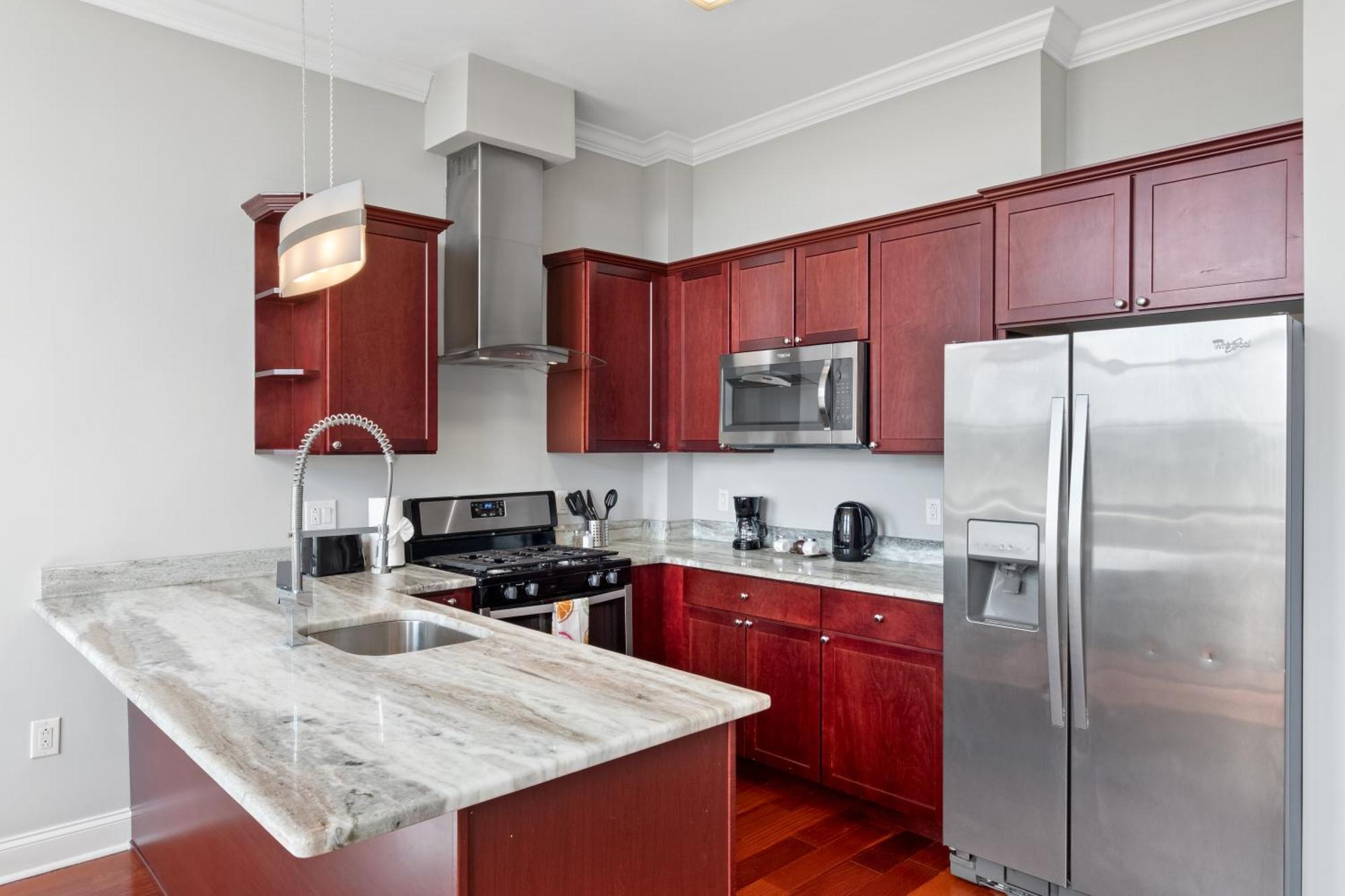 Prestigious 1br W Rooftop Pool Apartment Philadelphia
