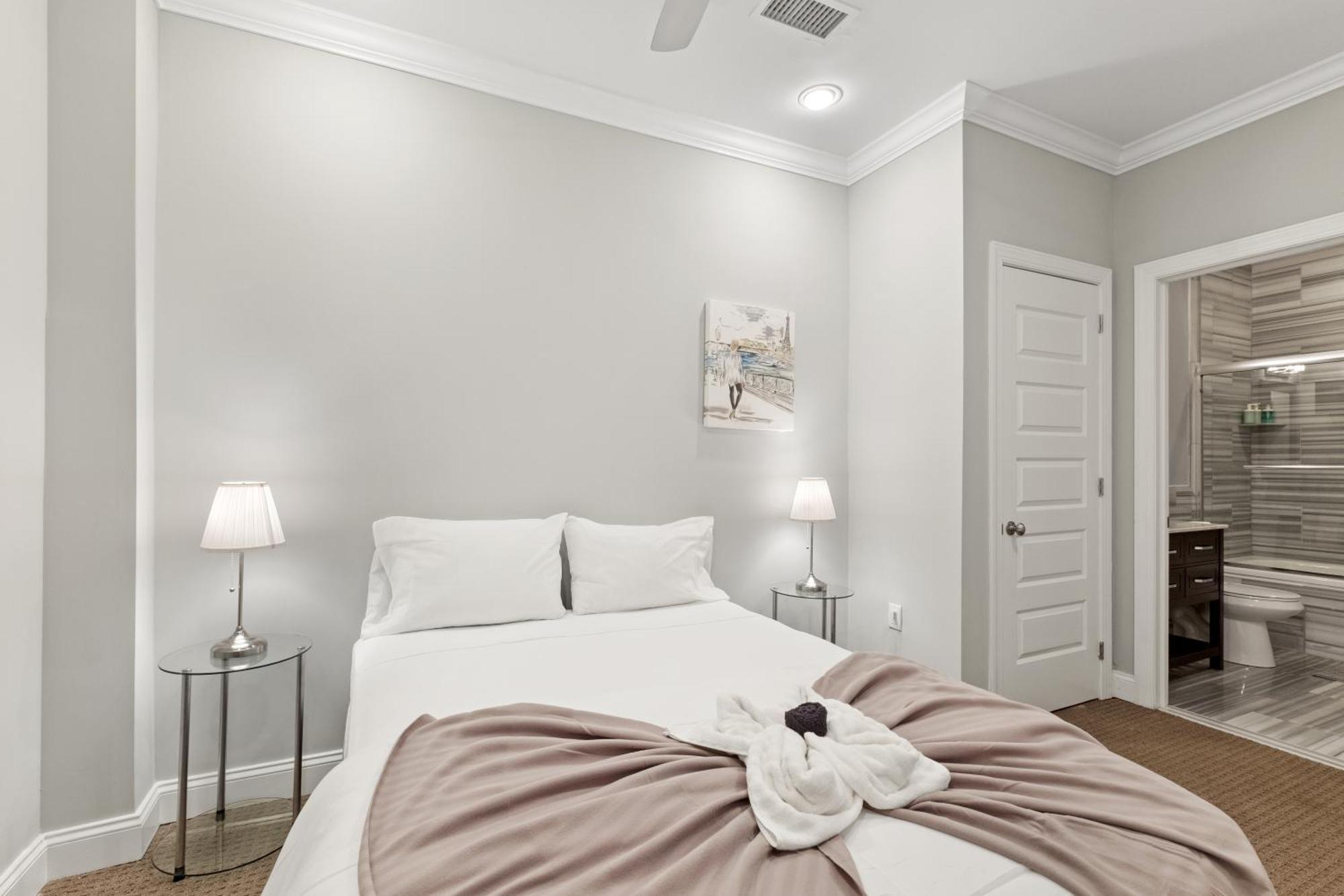 Apartment Prestigious 1br W Rooftop Pool Philadelphia