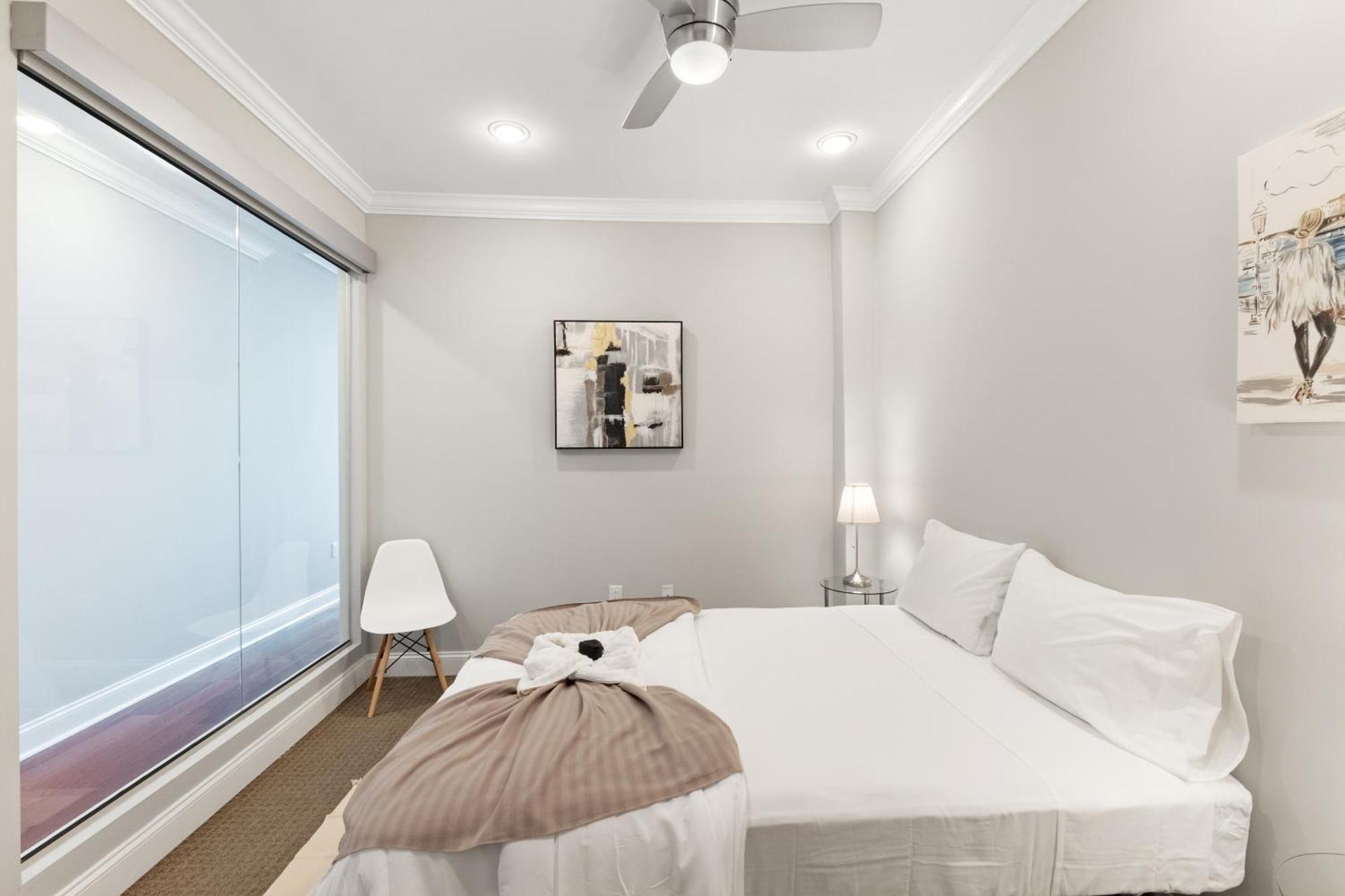 Prestigious 1br W Rooftop Pool Philadelphia