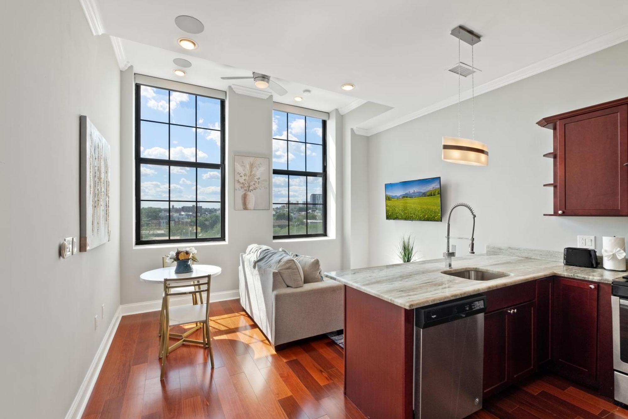 Prestigious 1br W Rooftop Pool Apartment *
