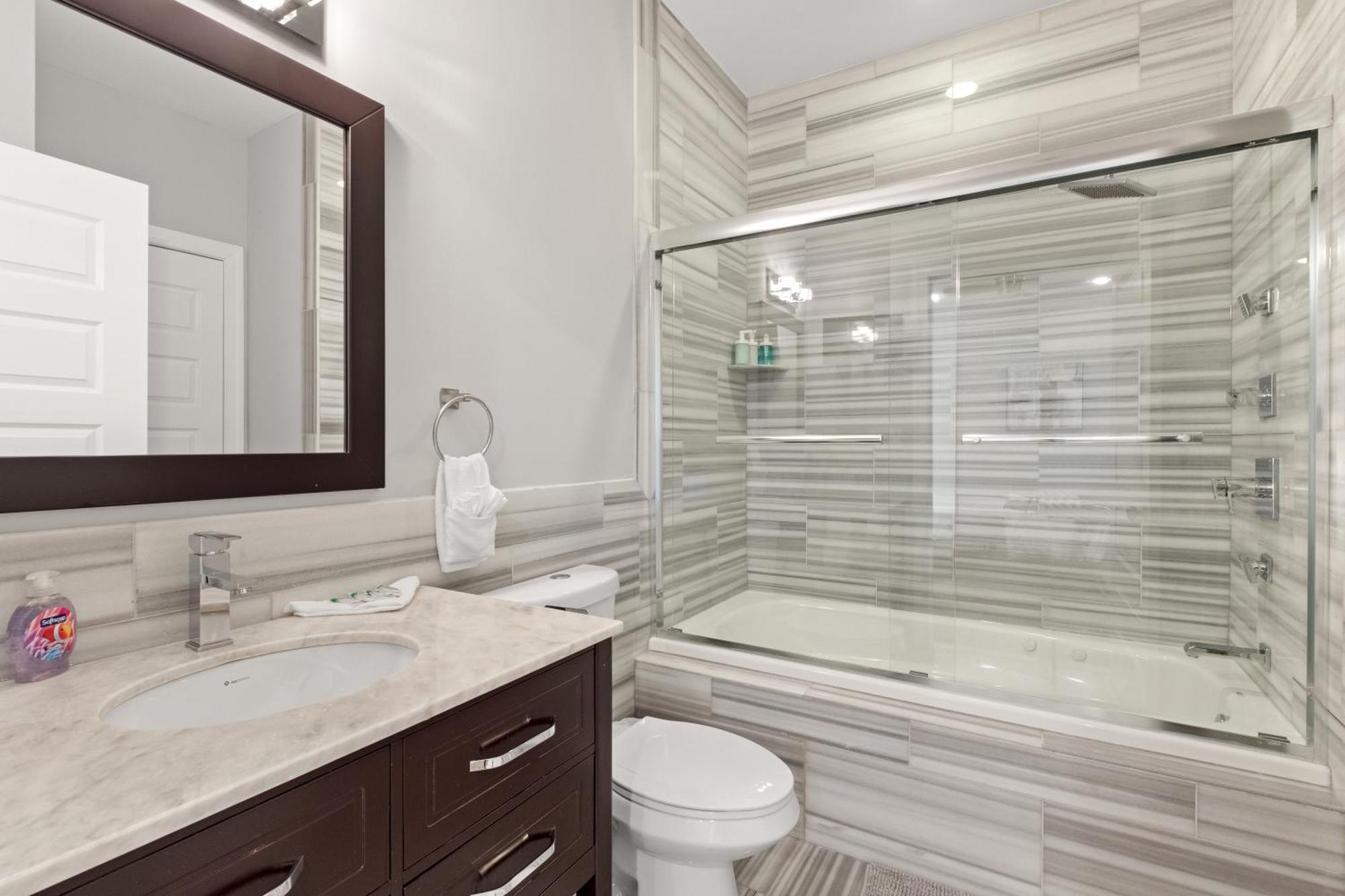 Prestigious 1br W Rooftop Pool