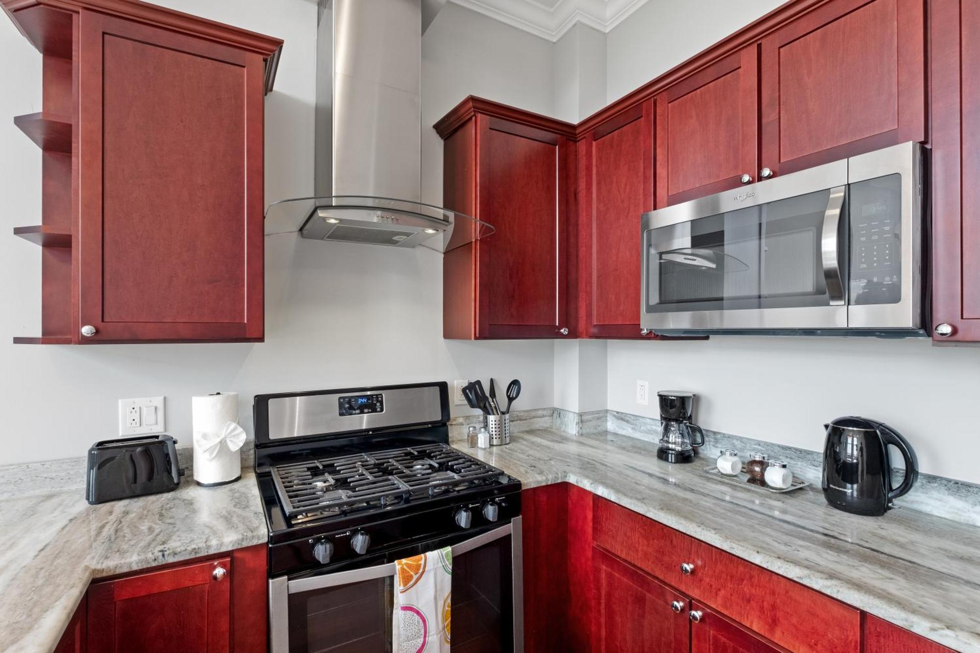 Prestigious 1br W Rooftop Pool Apartment Philadelphia